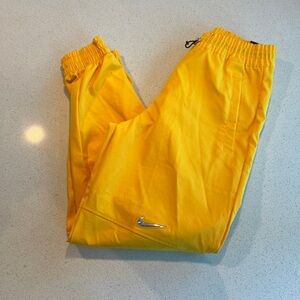 Nike Joggers Standard Fit Yellow Small